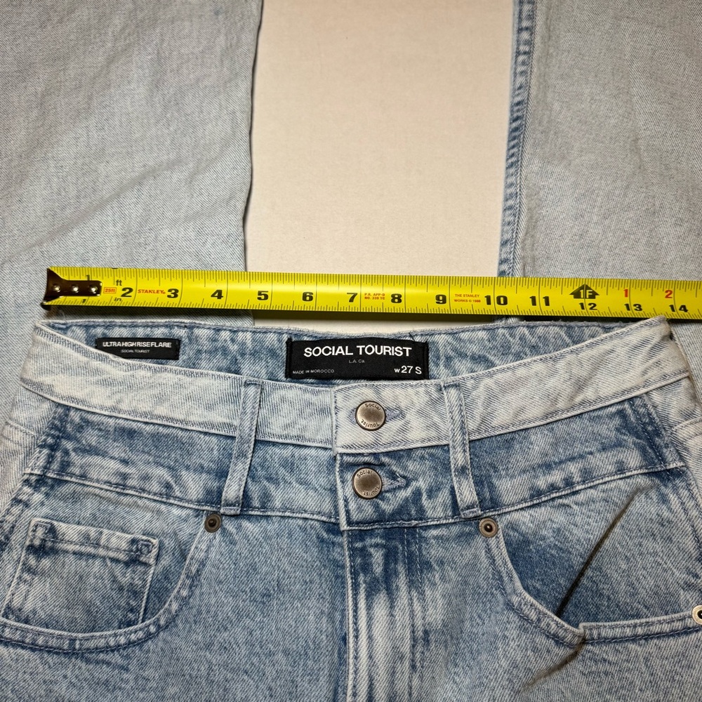 Social Tourist Ultra High Rise Flare Jeans Light Wash Women’s Size W27 S - Picture 4 of 7